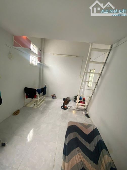Bán nhà gần mặt tiền Hòa Bình, P5, Quận 11 – 3 tầng, chỉ hơn 1 tỷ, sổ riêng.