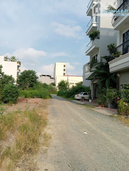 BÁN SIÊU PHẨM ĐẤT DỊCH VỤ TRẠM TRÔI – LÔ GÓC 2 THOÁNG – VỈA HÈ RỘNG 195M - XÂY VP CỰC ĐẸP