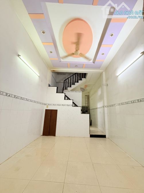 Nhà Âu Cơ_ P9, Tân Bình. DT 34m2. 2 tầng. Ngang 3.5m x dài 9.5m. Giá 3.95 tỷ.
