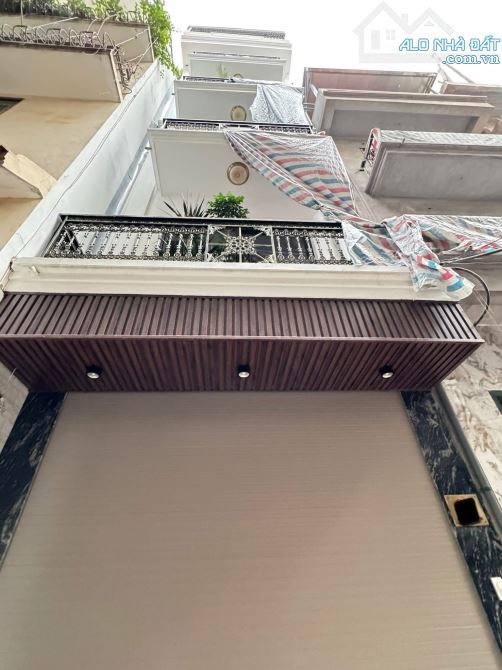 BÁN NHÀ PHÂN LÔ NGUYÊN HỒNG 52M2 - 5 TẦNG - 4M MT - 25.5 TỶ - DÒNG TIỀN 25TR/THÁNG - HIẾM