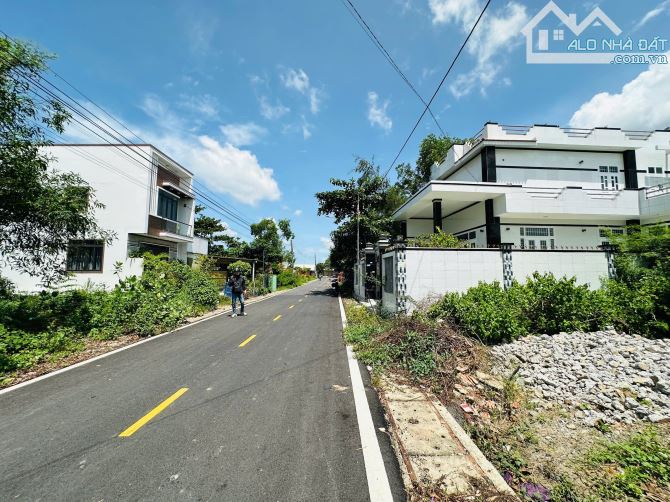 LÔ BIỆT THỰ LỘC AN ( Xã Phước Hải, TP HCM )  CÁCH CHỢ CHỈ 200M - CÁCH BÃI TẮM 800M