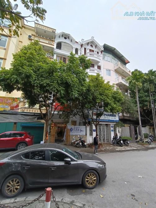BÁN LIỀN KỀ TRUNG YÊN- Ô TÔ TRÁNH, SÁT PHỐ- 100M2, 5 TẦNG, MẶT TIỀN 6M_ GIÁ 27 TỶ