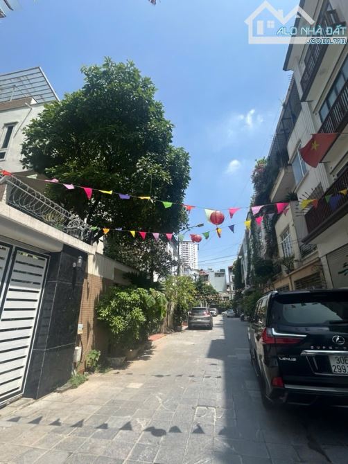 BÁN NHÀ NGUYỄN VĂN CỪ 80M2, 7 TẦNG THANG MÁY, GARAGE Ô TÔ,FULL NỘI THẤT NHẬP KHẦU.