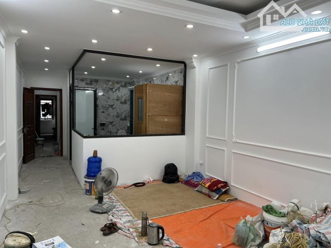 Tôn Đức Thắng, Nhà đẹp ở ngay 7 tầng TM, Lô góc 2 thoáng, Oto đỗ cửa. 72m2, mt 4m. 18.5 tỷ