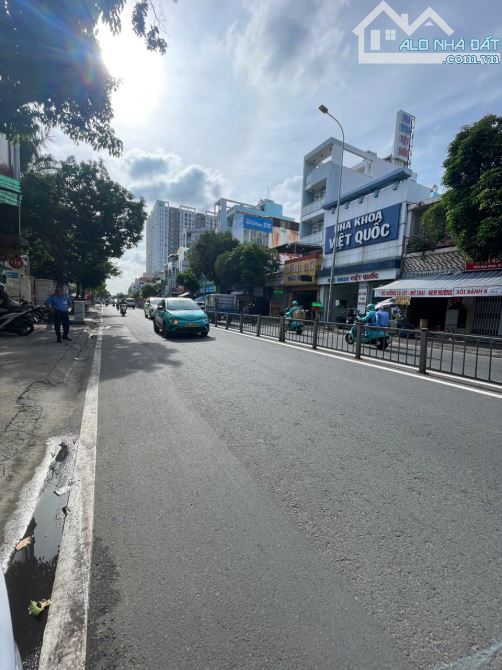 MẶT TIỀN HÒA BÌNH , DIỆN TÍCH 400M2 , 10M X 20M 1 TRỆT 1 LẦU SIÊU ĐẸP
