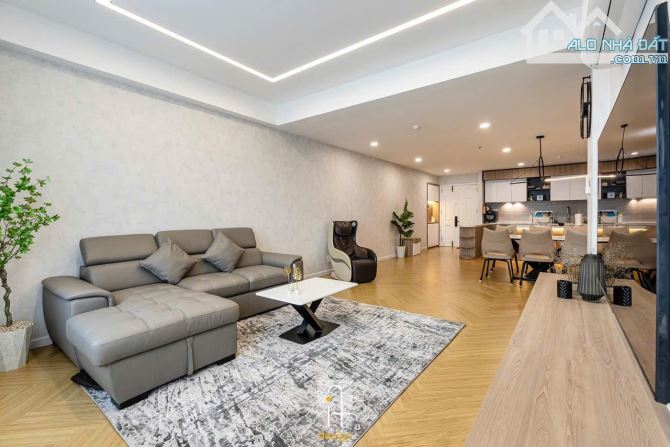 BÁN CĂN PENHOUSE TẦNG CAO 3PN CHUNG CƯ GIAI VIỆT P5 QUẬN 8. ĐÃ CÓ SỔ HỒNG - GIÁ 8,8 TỶ