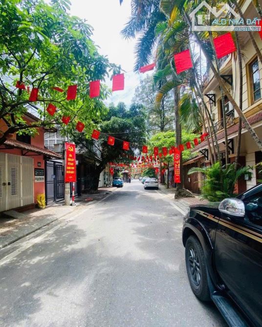 Bán nhà Phân lô Phạm Tuấn Tài, 19 tỷ, 50m2, mặt tiền 4.5m, ô tô tránh