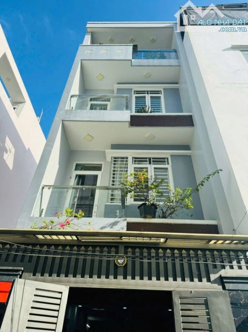 Bán nhà Phạm Văn Chiêu, Ngang 4.2m, Khu đồng bộ, Hẻm xe hơi, 4 PN, 6 Tỷ .x
