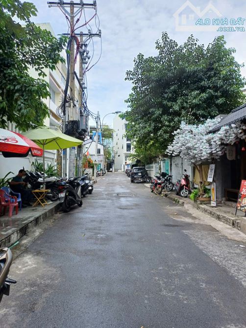 Cần bán nhà Mặt Tiền đường Đinh Công Tráng, Quận 1,DT: 4,5mx28m, K/C 6 tầng, Giá chỉ 34tỷ