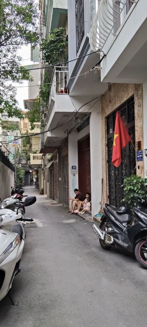 Bán nhà Quảng Khánh - Tây Hồ 120m2, 4T, Mt 7,6m 43 tỷ.