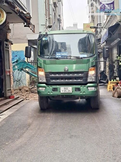 Bán Nhà Phân Lô Trần Quốc Hoàn 46m x 7T, Thang Máy, Full NT, Ô Tô Tránh – KD Đỉnh 25 Tỷ