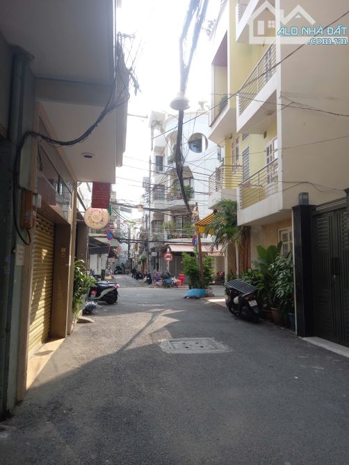 Bán nhà hẻm xe hơi 10m đường Đoàn Thị Điểm , Phú Nhuận , 4x15m, cấp 4 ,chỉ 13 tỷ tl