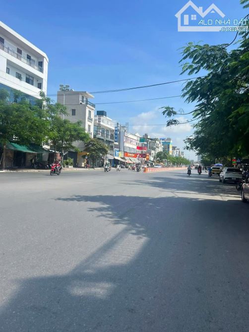 Bán Nhà Cấp 4 Mặt Đường Hồ Sen, Lê Chân – 60m², Mặt Tiền 4,1m – Vỉa Hè Rộng, Giá 14,6 Tỷ