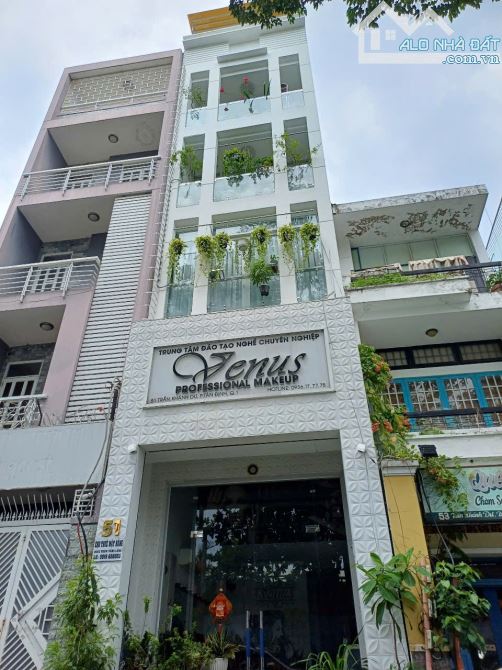 Cần bán nhà MT đường Trần Khánh Dư, Quận 1,DT:4,5mx16, K/C 4 tầng, Giá chỉ 27 tỷ