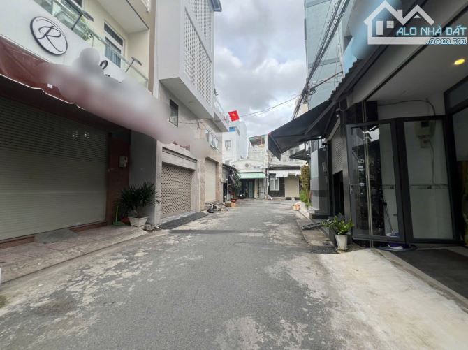 Nhà bán: đường Lê Sát. Q Tân Phú. DTSD 71m2. 2 tầng. Giá 7,3 tỷ