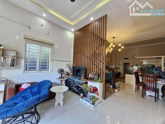 Nhà đẹp 2 tầng gần Lò Lu Q9, 77m², xe tải vào, giá 4.8 tỷ