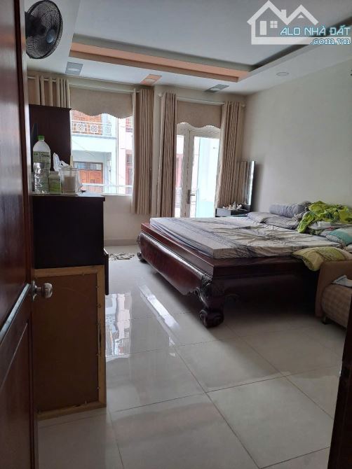 NHÀ BÁN 2 MẶT TIỀN TRƯỚC SAU ĐƯỜNG SỐ 4 DT (4X18)GIÁ 13 TỶ