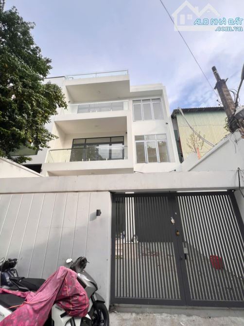 Bán nhà khu nội bộ đường nguyễn chí thanh. P9. Q5 DT: 8x20m - 3 lầu mới 100% - Vào ở ngay