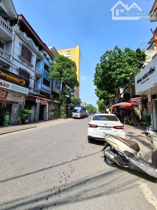 Bán nhà Ngọc Hồi mặt ngõ siêu rộng 65m 4 t vỉa hè ô tô tải tránh KD siêu đẹp 19 tỷ