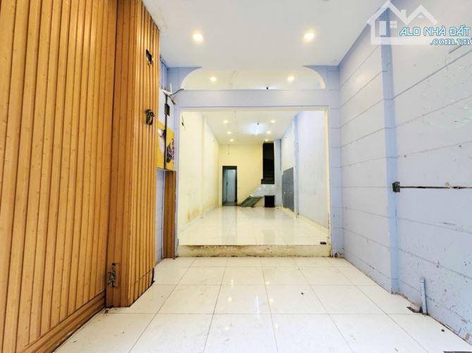 HXH 3 THÁNG 2 QUẬN 10 10M RA MẶT TIỀN DT: 44M2- 8 TỶ 8