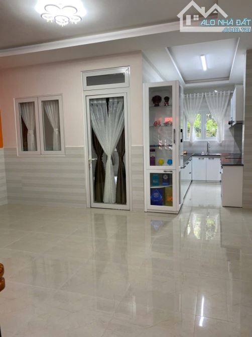 bán nhà 4 phòng trung tâm đà lạt 8,7 tỷ sổ riêng đất xây dựng đường ôtô
