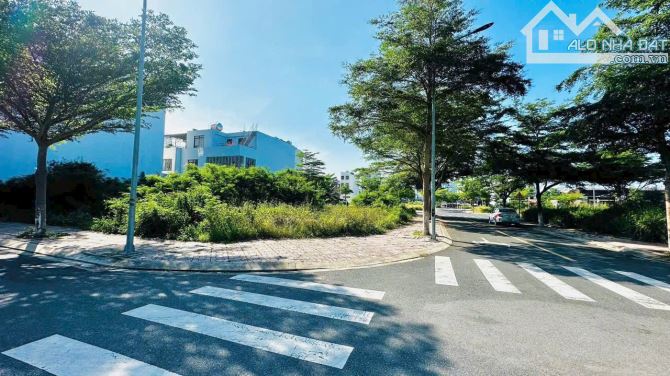 BÁN LÔ GÓC KĐT MIPECO – 2 MẶT TIỀN, ĐỐI DIỆN KHU BIỆT THỰ