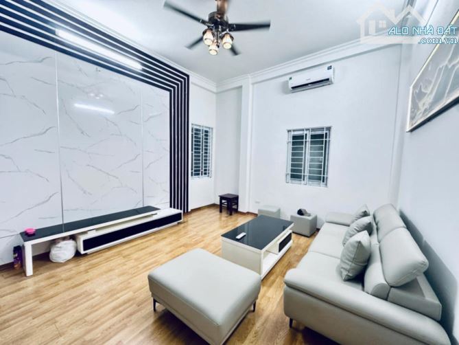 BÁN NHÀ KHƯƠNG ĐÌNH 5 TẦNG 5 PHÒNG MT 4.3M ĐẦY ĐỦ NỘI THẤT 7 TỶ