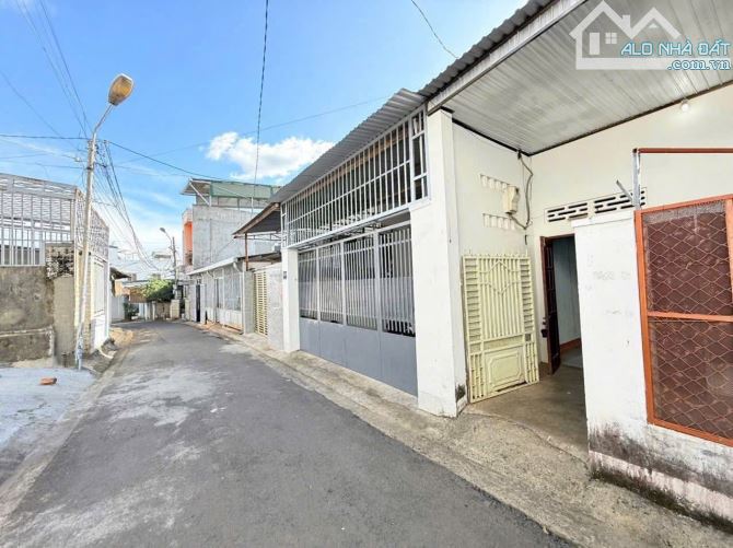 BÁN NHÀ HẺM 153 PHAN CHU TRINH - BÊN HÔNG TRƯỜNG MN HOẠ MI. GIÁ 2,75 tỉ