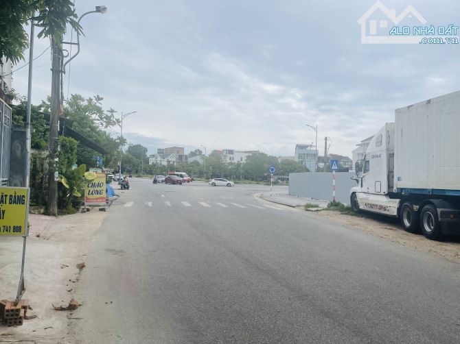 Bán đất mặt tiền Trần Thái Tông _ ngay giao Đào Tấn và Đồng Khơi