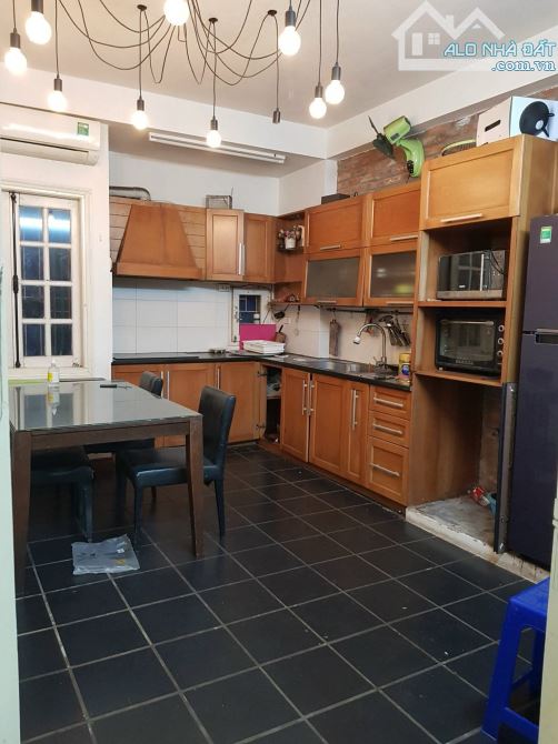 BÁN NHÀ NGUYỄN CAO 45/54M² – 5 TẦNG PHONG CÁCH VINTAGE – GIÁ CHỈ 13.3 TỶ – 3 BƯỚC Ô TÔ TRÁ