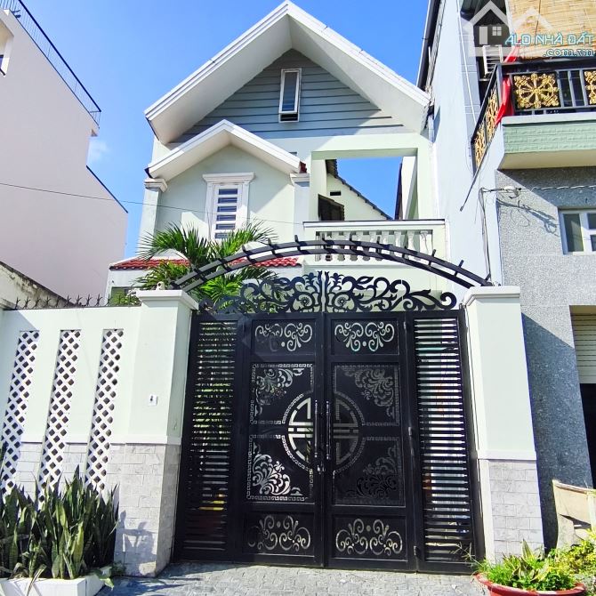 Bán Nhà Quận 8 ,  Biệt Thự Đường Hoàng Ngân,  3Tầng , 138m2  , Chỉ 13.X Tỷ (TL)