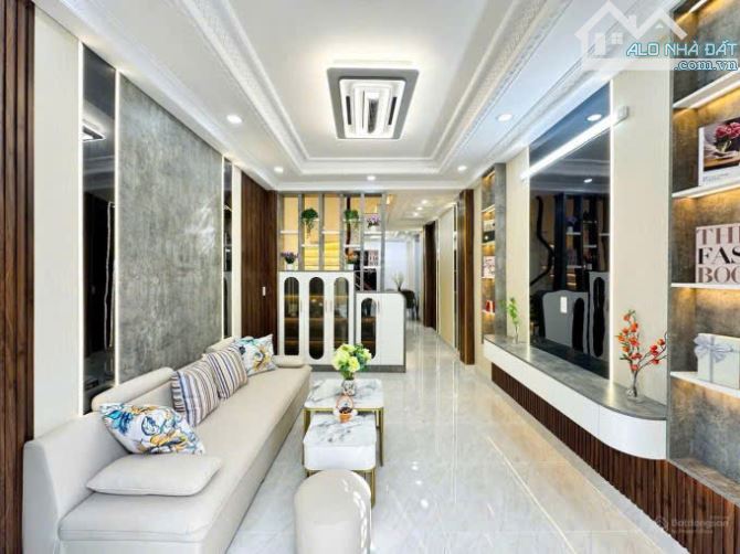 Bán nhà đẹp 4x15 không lộ giới - Xe hơi nằm nhà - Ngay Emart P14 Gò Vấp - Nhỉnh 5 tỷ