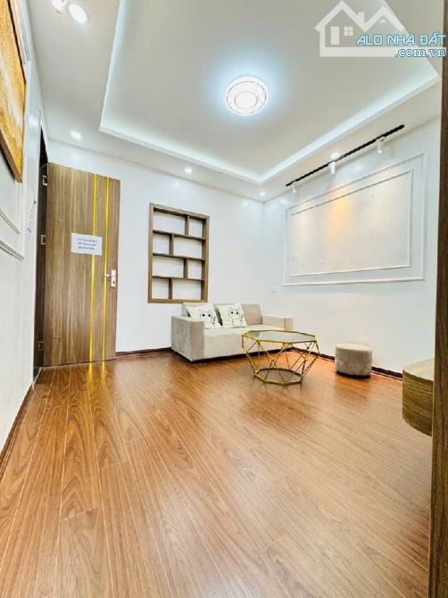 Bán căn tập thể Nhà D Phương Mai, sử dụng 60m2, 2 ngủ giá 2,98 tỷ (có thương lượng)