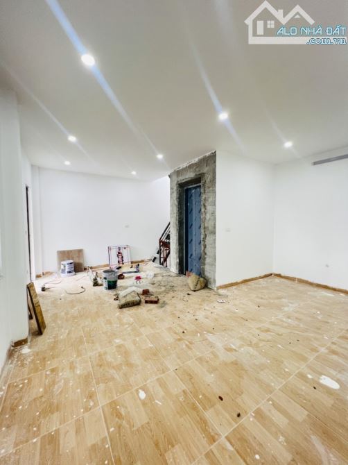 VĂN CHƯƠNG 45M² – MẶT TIỀN 5M – 6 TẦNG THANG MÁY – GẦN PHỐ – GIÁ 13.8 TỶ
