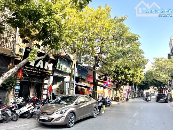 Mặt phố Sài đồng kinh doanh sầm uất, Đẹp nhất phố dt 90m2 mt 6.8m hậu 6.8m