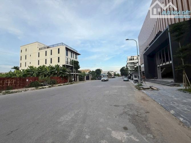 Bán 2 thửa 600m2 đất TMDV liền kề lô 18 Lê Hồng Phong (Có bán lẻ) - Chỉ 100tr/m