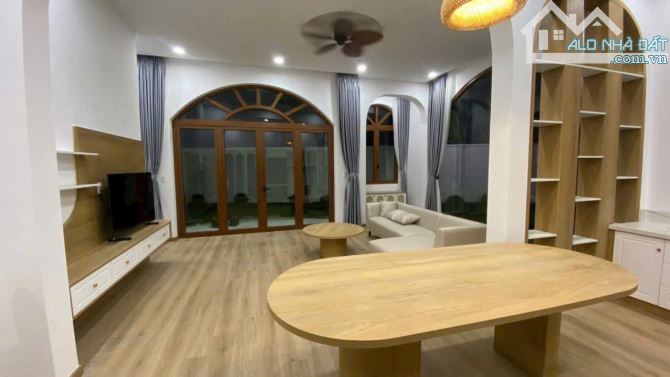 ❌❌Cần Bán Biệt Thự Châu Âu giữa lòng thành phố xinh đẹp 🥰       Vị trí : bình Tân - 11