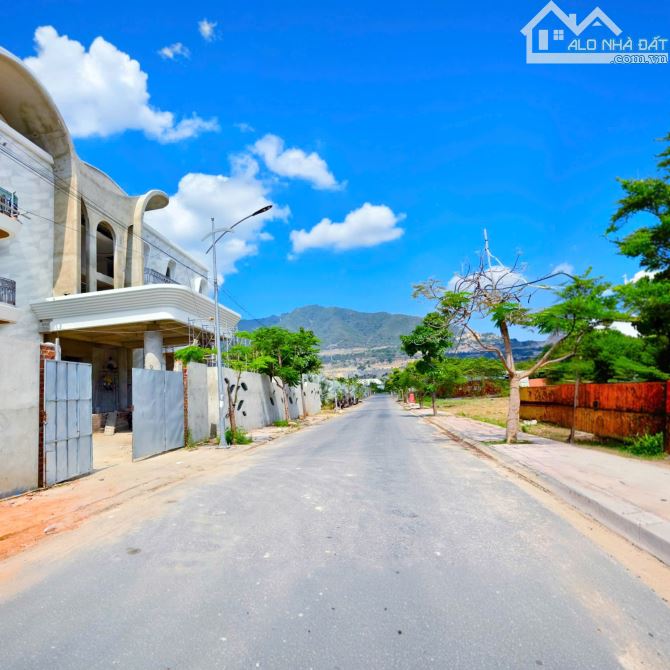 Bán các lô liền kề và biệt thự khu đô thị Ven Sông Tắc, Nha Trang - 1