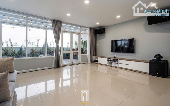 Bán penthouse chung Cư Gia Việt Tầng 29- 315m.2- 1Trệt 1 Lầu +ST- 3pn +4wc - F5 Q8 - 1