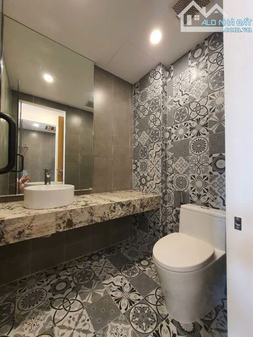 BÁN NHÀ NGUYỄN VĂN CỪ NHỈNH 10 TỶ, DT: 42M2, MT4.2M, 6TẦNG THANG MÁY - 1