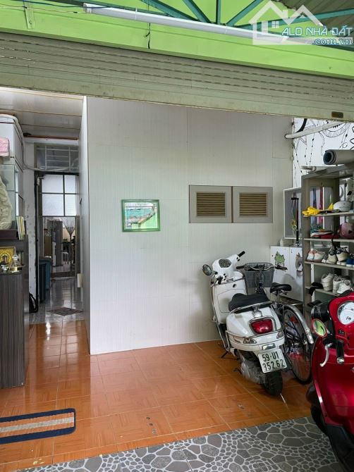 Bán nhà ngay cầu Chà Và Quận 8 110M2 (4.5mx23m) chỉ nhỉnh 8 tỷ - 1
