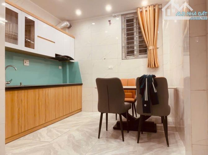 Anh Phong chuyển nhà gửi bán, nhà Tây Tựu 35m² x 5 tầng, sát cổng  ĐH Công Nghiệp. - 1
