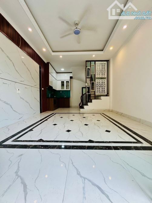 BÁN NHÀ PHỐ THẠCH BÀN NGÕ THẲNG TẮP 5 TỶ 35m 5 TẦNG MT 4m Ô TÔ KINH DOANH MỚI TINH - 1