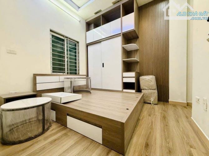 NHỈNH 4 TỶ- NGÕ THÔNG- 3 NGỦ WC KHÉP KÍN- CÁCH Ô TÔ TRÁNH 15 MÉT- Ô TÔ QUA 2 ĐẦU.. KHU VIP - 1