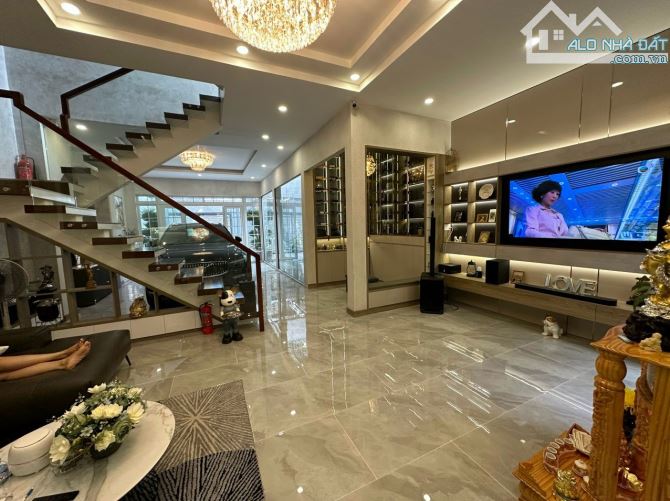 Bán nhà mặt tiền Cư Xá Lê Đại Hành , Q11 , 10m X 14m , 2 lầu , 25 tỷ TL - 1