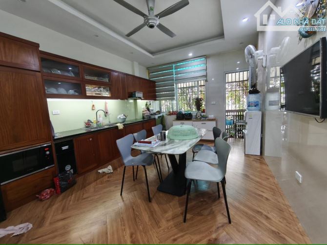 Cô Giáo về hưu bán nhà TRẦN DUY HƯNG, 69m2, 5 tầng, Gara OTO, gần trường Arm, hơn 21 tỷ - 1
