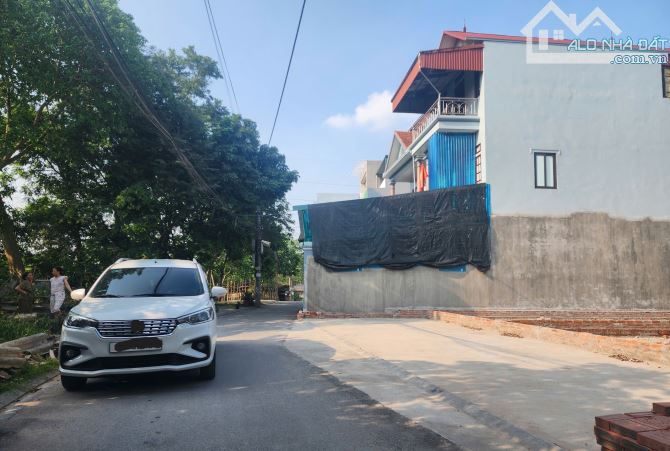 Bán 81m2 Tổ 35 Thị Trấn Đông Anh, lô 2 mặt đường 8m có vỉa hè, vị trí trung tâm,giá đầu tư - 1