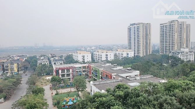 CHÍNH CHỦ CẦN BÁN CĂN HỘ CHUNG CƯ VIET HƯNG , DT. 120M CHỈ 5,5 TỶ - 1