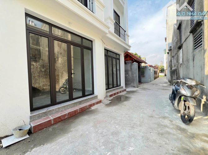 Bán nhà đẹp số 1 phụng châu .ô tô đỗ cửa. Cách trường TDTT 500m.30m.4 tầng .3x tỷ có TL - 1