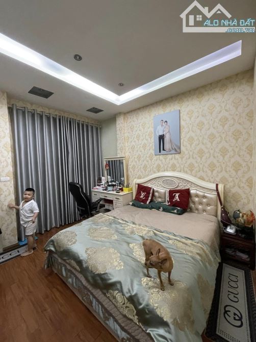 BÁN NHÀ RIÊNG PHỐ HOÀNG CẦU QUẬN ĐỐNG ĐA - Ô TÔ ĐỖ CỬA - CHÀO GIÁ 14 TỶ CÓ TL. - 1